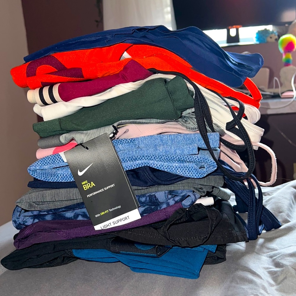 ATHLETIC GEAR SALE! Name brands included, uploading soon!!